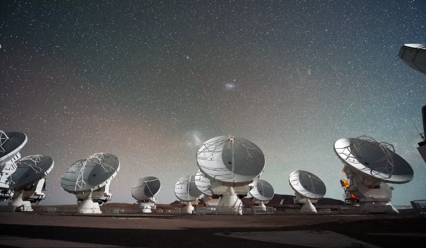 ALMA array ann12092a 1